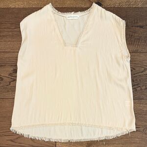 Cream Sleeveless V- neck Top